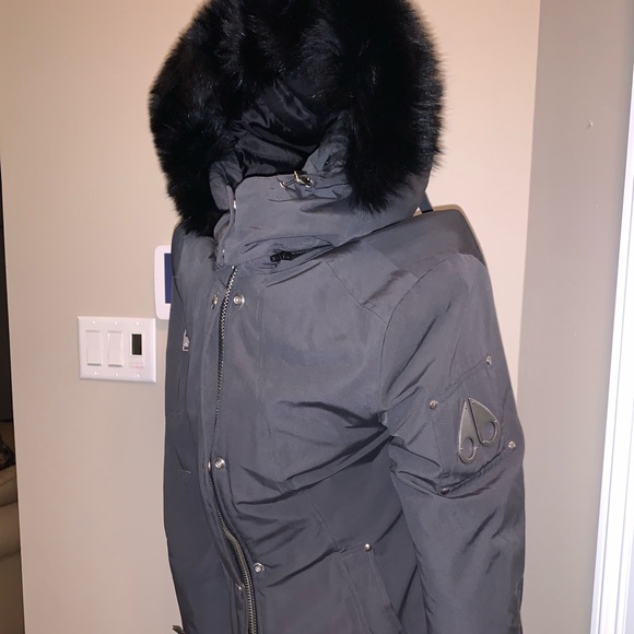 Moose Knuckles Women’s mid-length coat - Picture 6 of 6